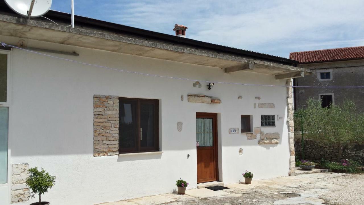 Abba Apartment Sveti Lovreč Pazenatički Exterior foto